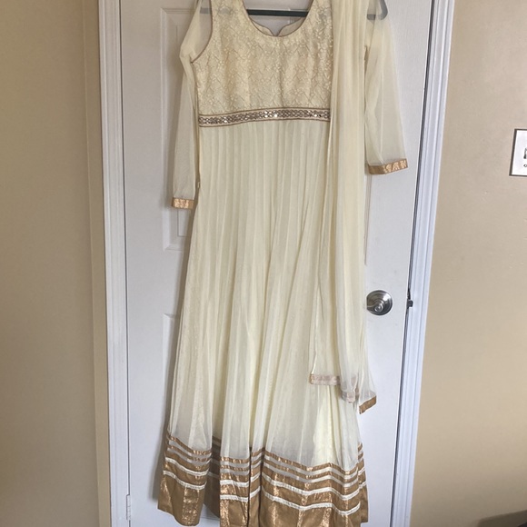 Royal Gold Floral Anarkali Churidar Gown - Picture 8 of 13